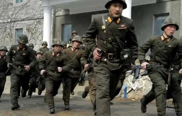 1997年朝鲜二把手叛逃，遭30名特工追杀，中国出动千名武警护他？